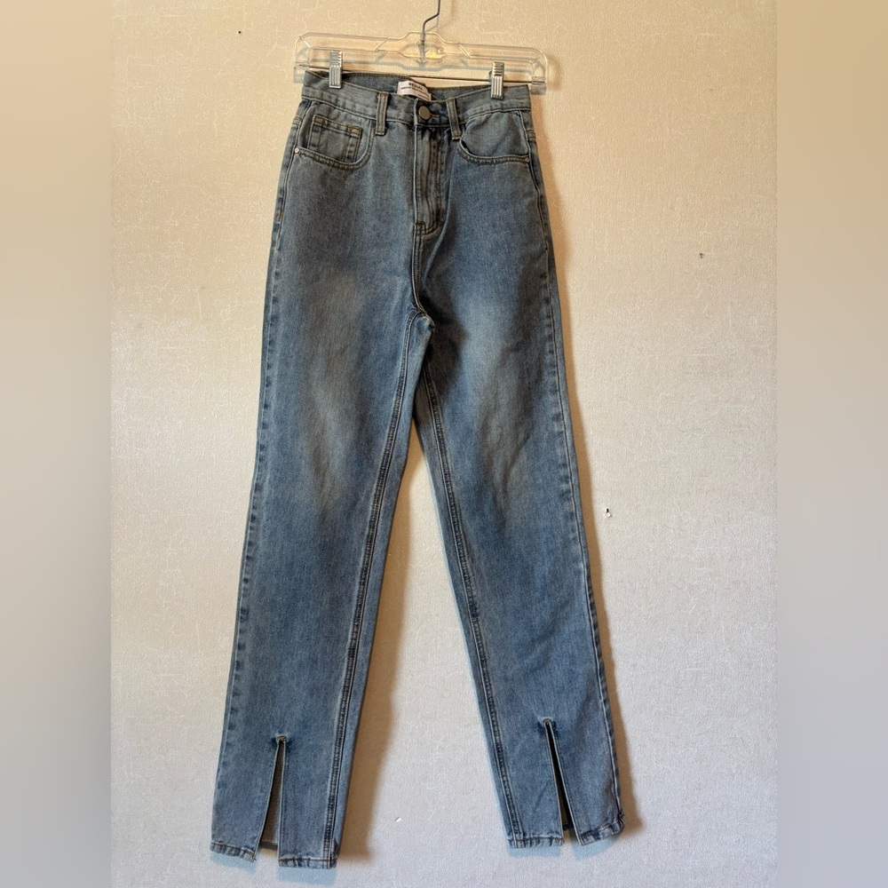Redial | High-Waisted Blue Jeans with Ankle Slits | Size 34